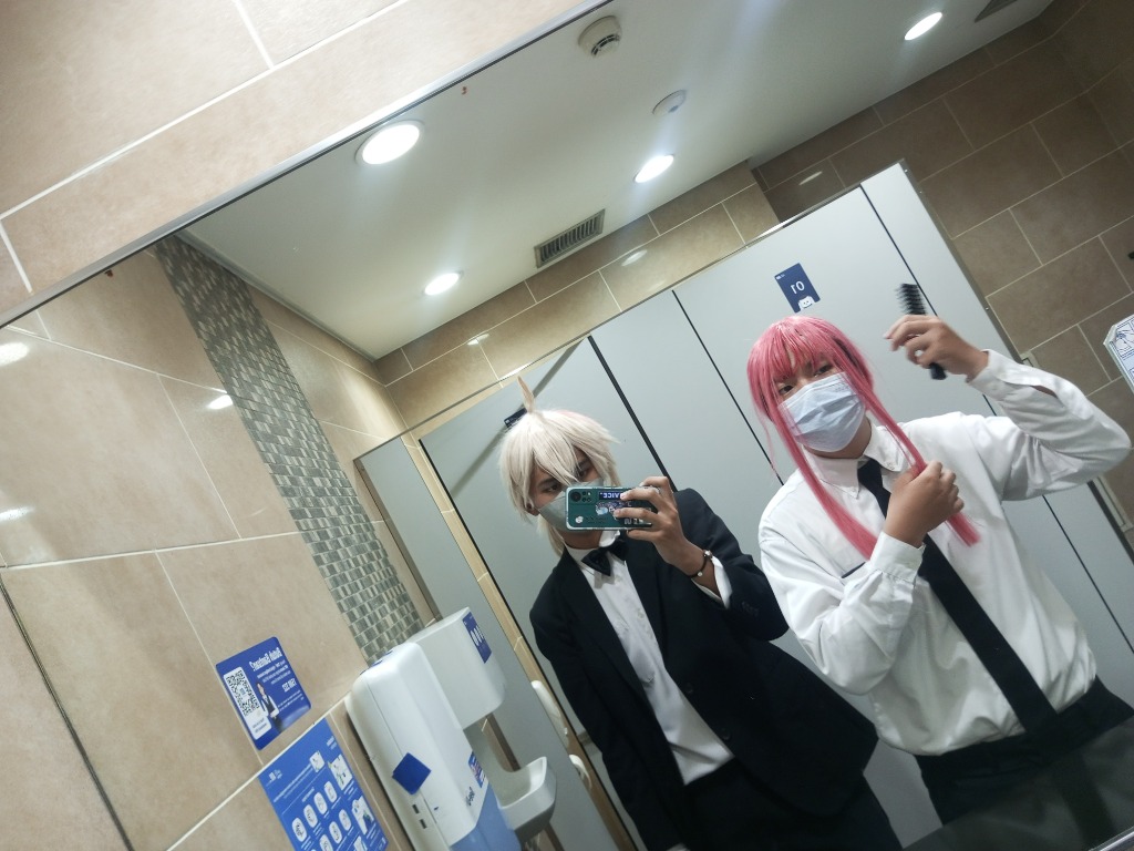 Cosplay memory 8 with friends